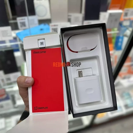 Смартфон OnePlus 12 12/256GB Global (CPH2583)